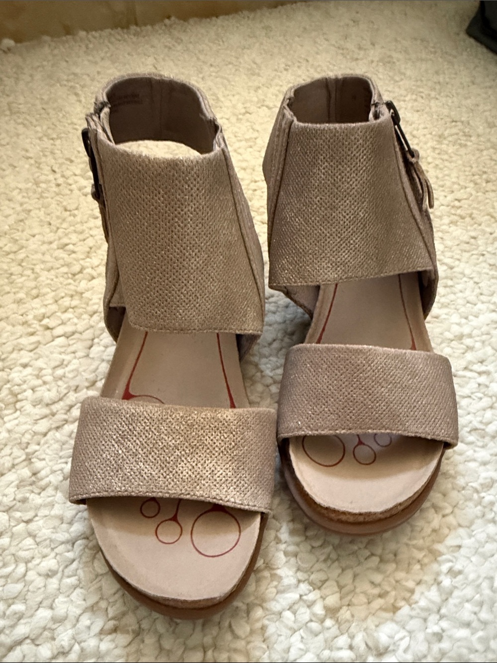 Bionica Women’s Beige Open-Toe Comfort Sandals, size 7M